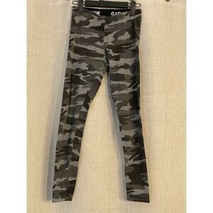 Garage Women’s Black Gray Camouflage Leggings Size Small